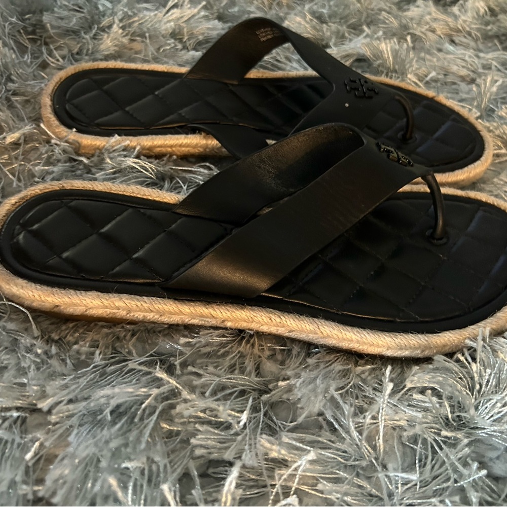 Black leather Tory Burch thong sandals. Worn once and in great condition.